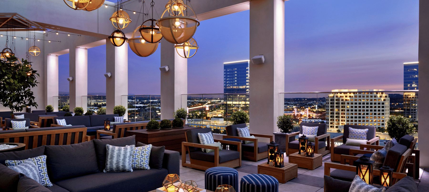 Hive & Honey Rooftop Bar photo 2